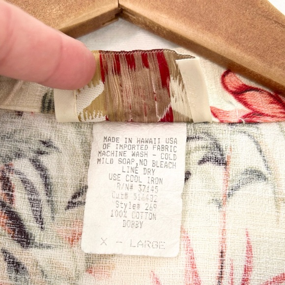 Vintage Hilo Hattie Woman’s Hawaiian Button Down Shirt - Picture 8 of 10